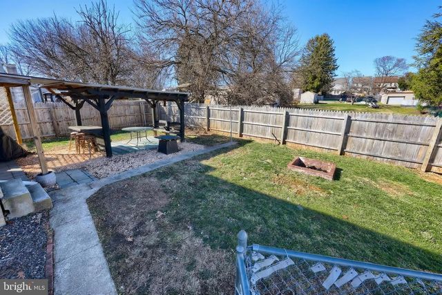 120 CHARLES AVE, Hanover, PA 17331