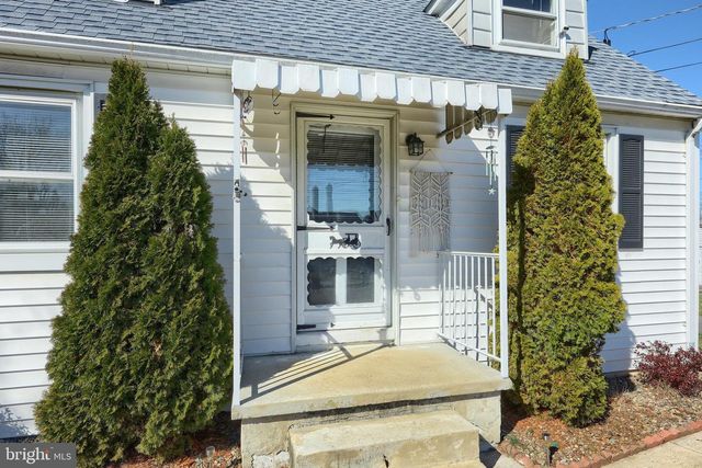 120 CHARLES AVE, Hanover, PA 17331