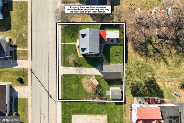 120 CHARLES AVE, Hanover, PA 17331