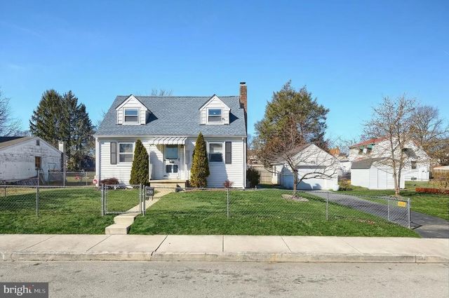 120 CHARLES AVE, Hanover, PA 17331