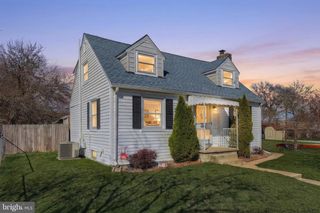 120 CHARLES AVE, Hanover, PA 17331