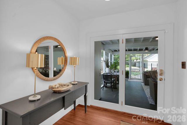 2933 Park Road, Charlotte, NC 28209