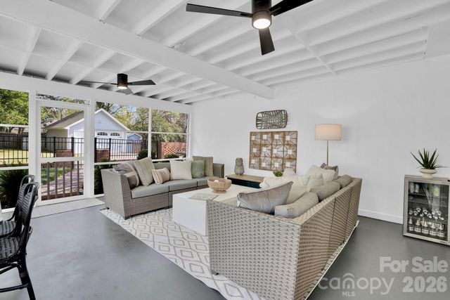 2933 Park Road, Charlotte, NC 28209