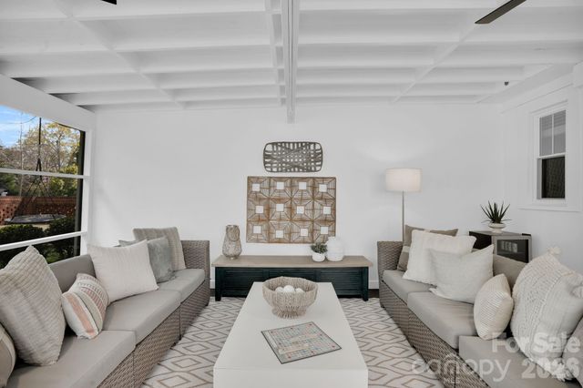 2933 Park Road, Charlotte, NC 28209