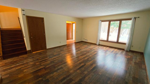 29 Walden Street, Burnsville, MN 55337