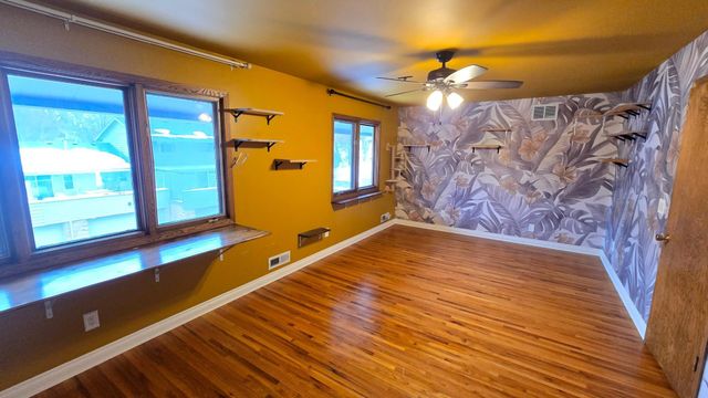 29 Walden Street, Burnsville, MN 55337