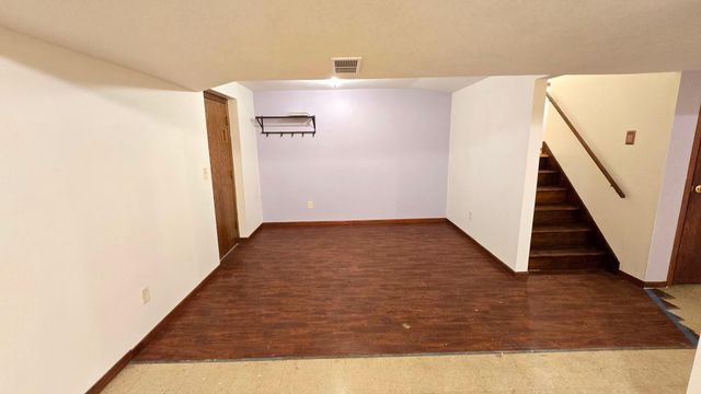 29 Walden Street, Burnsville, MN 55337