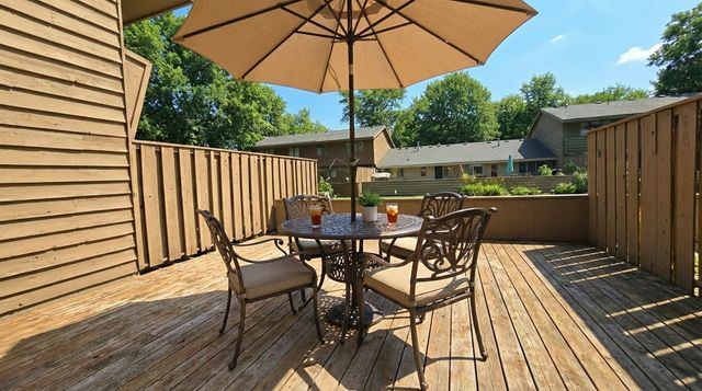 29 Walden Street, Burnsville, MN 55337