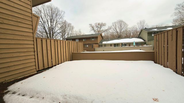 29 Walden Street, Burnsville, MN 55337