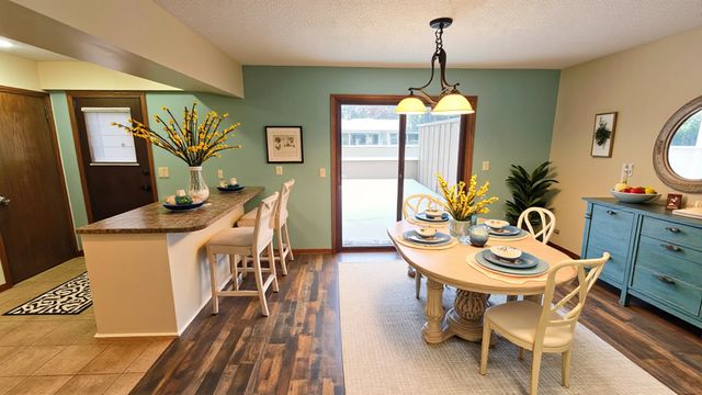 29 Walden Street, Burnsville, MN 55337