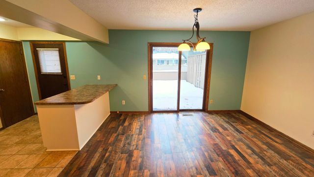 29 Walden Street, Burnsville, MN 55337