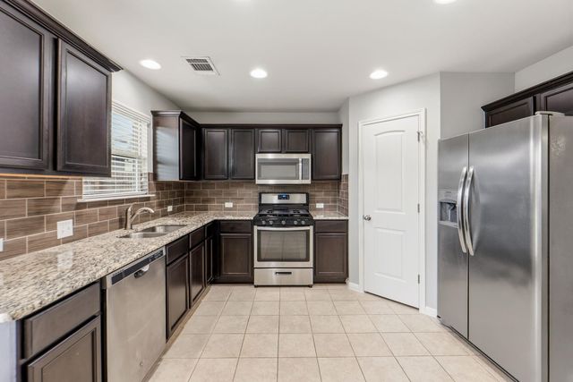 444 S Brook DR, Leander, TX 78641