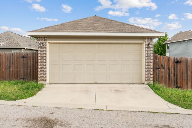 444 S Brook DR, Leander, TX 78641
