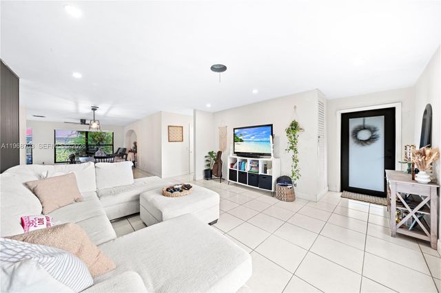 7835 W 16th Court, Hialeah, FL 33014