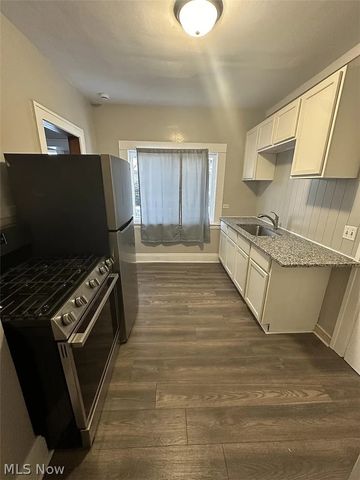 414 E 146th Street 1, Cleveland, OH 44110