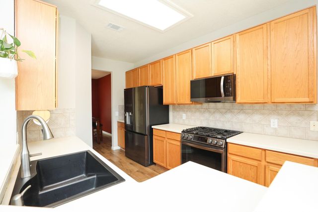 10330 Sablebrook Lane, Houston, TX 77095