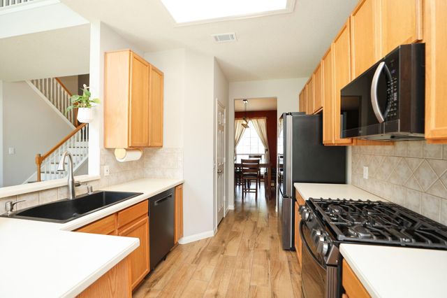 10330 Sablebrook Lane, Houston, TX 77095