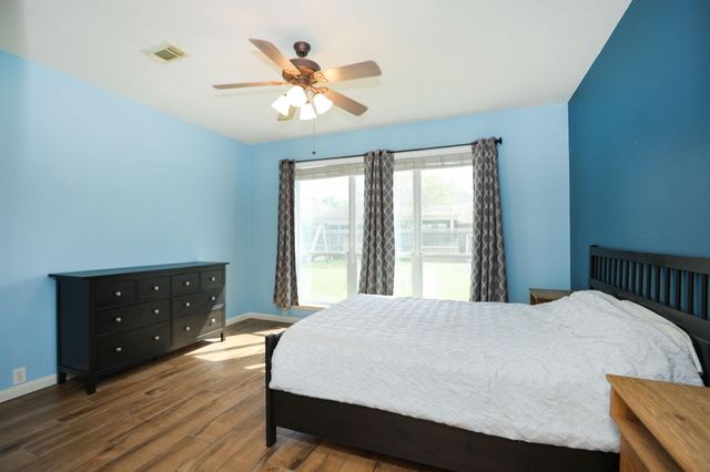 10330 Sablebrook Lane, Houston, TX 77095