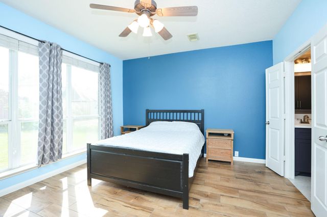 10330 Sablebrook Lane, Houston, TX 77095