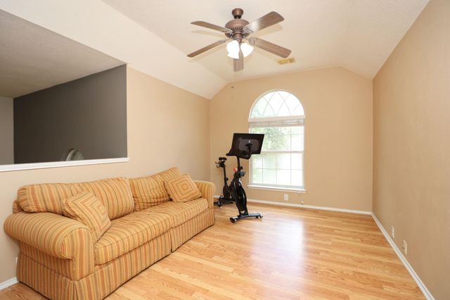 10330 Sablebrook Lane, Houston, TX 77095