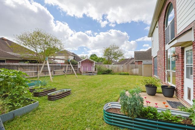 10330 Sablebrook Lane, Houston, TX 77095