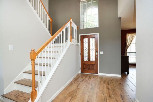 10330 Sablebrook Lane, Houston, TX 77095