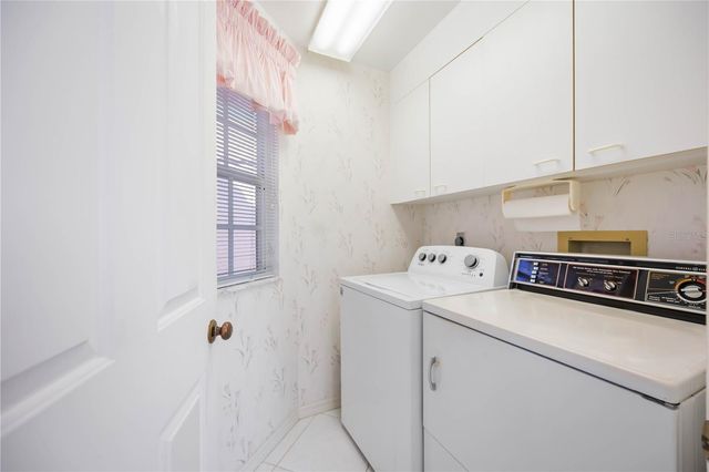 4076 LYNDHURST COURT, Sarasota, FL 34235