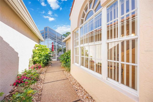 4076 LYNDHURST COURT, Sarasota, FL 34235