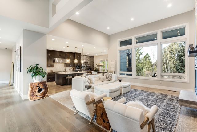 61475 Meeks Trail, Bend, OR 97702