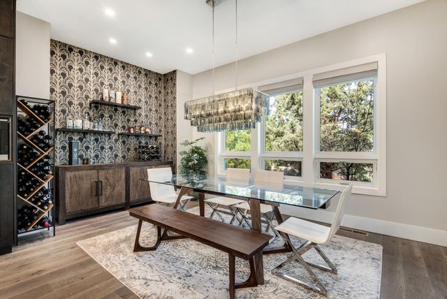 61475 Meeks Trail, Bend, OR 97702