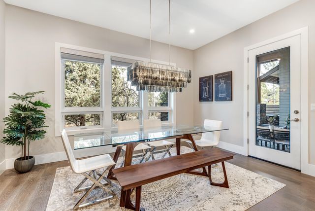 61475 Meeks Trail, Bend, OR 97702