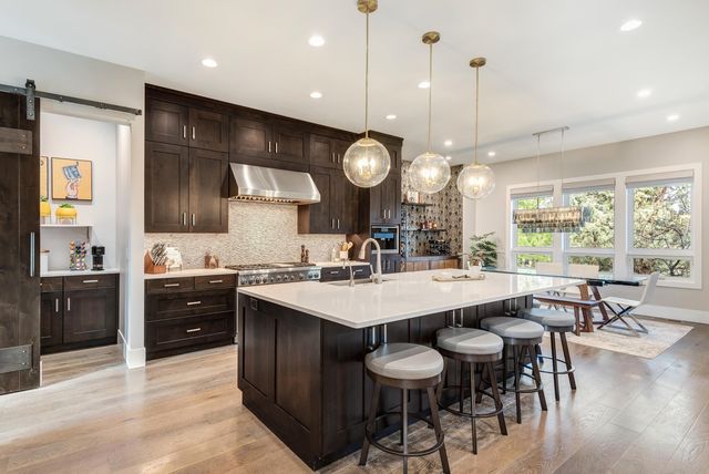 61475 Meeks Trail, Bend, OR 97702