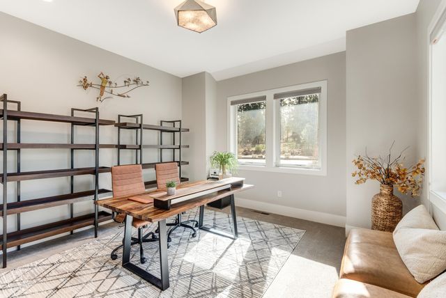 61475 Meeks Trail, Bend, OR 97702