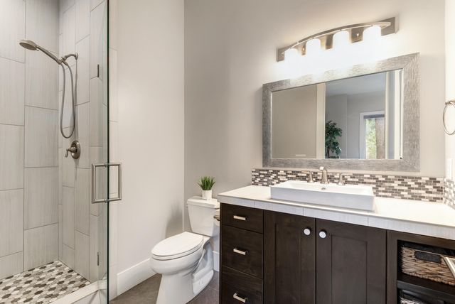 61475 Meeks Trail, Bend, OR 97702