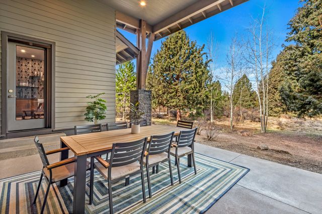 61475 Meeks Trail, Bend, OR 97702