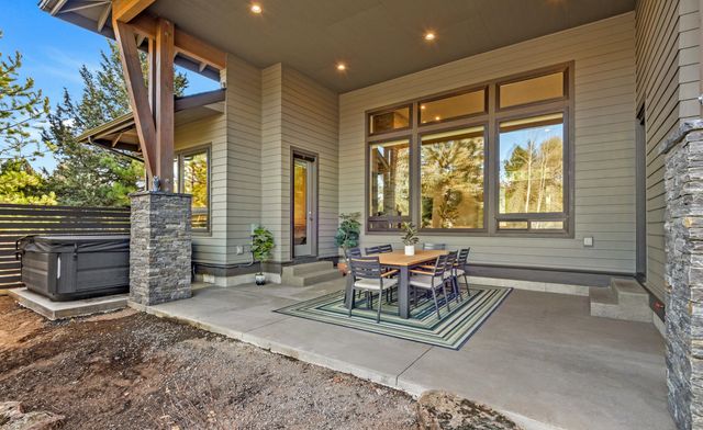 61475 Meeks Trail, Bend, OR 97702