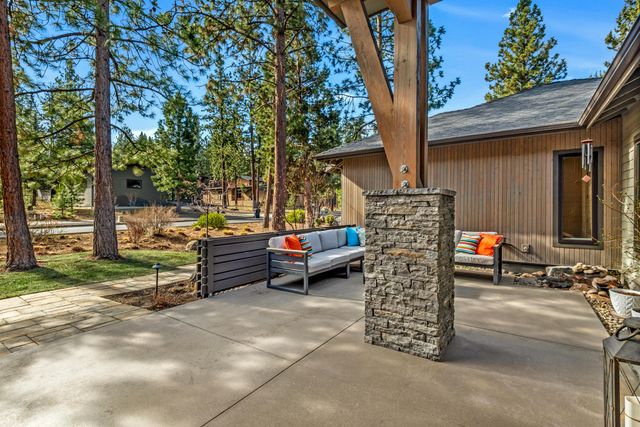 61475 Meeks Trail, Bend, OR 97702