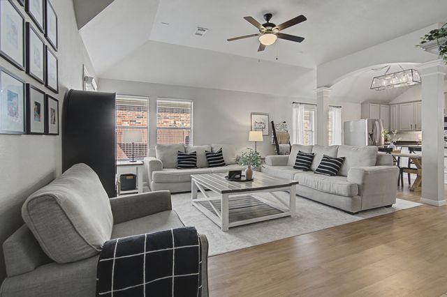 2749 Laurel Oak Drive, Mckinney, TX 75071