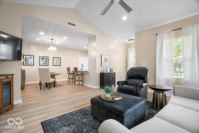 9986 Donavan Lane, Fishers, IN 46038