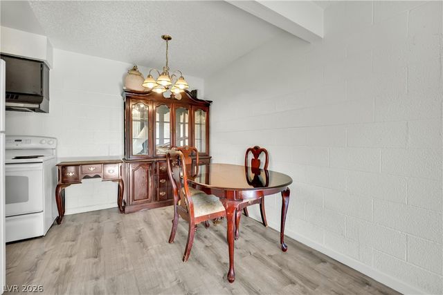 625 South Royal Crest Circle 11, Las Vegas, NV 89169