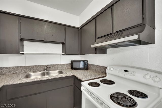 625 South Royal Crest Circle 11, Las Vegas, NV 89169