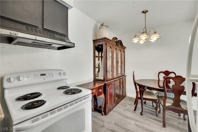 625 South Royal Crest Circle 11, Las Vegas, NV 89169