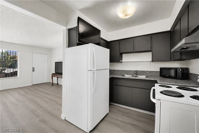 625 South Royal Crest Circle 11, Las Vegas, NV 89169