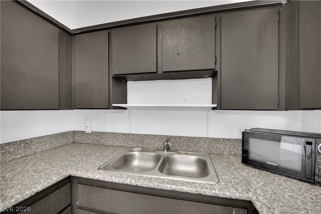 625 South Royal Crest Circle 11, Las Vegas, NV 89169