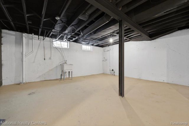 16158 Lindsay Street, Detroit, MI 48235