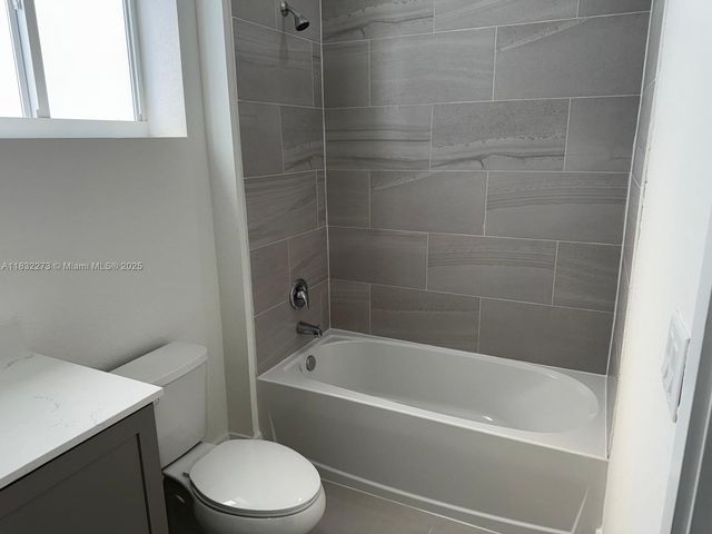 1884 NE 1st St, Homestead, FL 33033