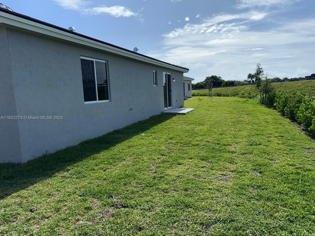 1884 NE 1st St, Homestead, FL 33033