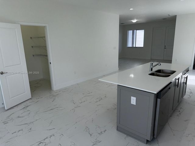 1884 NE 1st St, Homestead, FL 33033