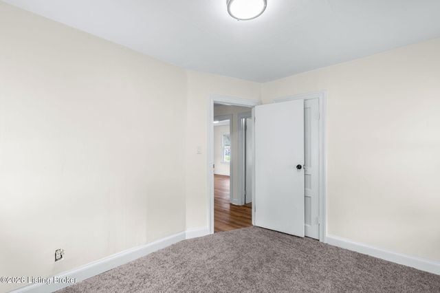 3320 Vetter Ave, Louisville, KY 40215