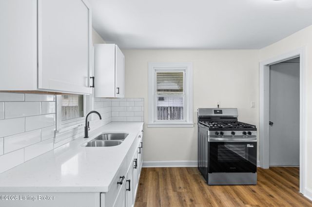 3320 Vetter Ave, Louisville, KY 40215